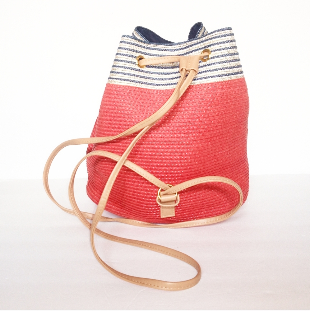 • Cappelli Straworld Inc Backpack / Shoulder Bag •